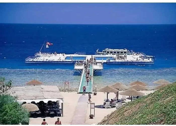 Üdülőközpont Domina Coral Bay Blocco 56 *